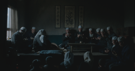 knife-in-the-clear-water